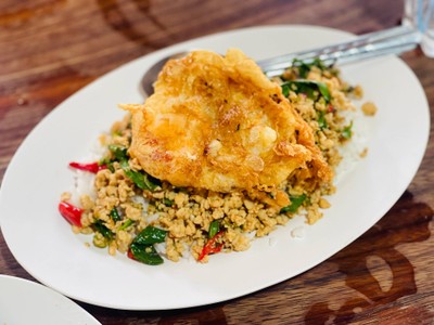 ข้าวกะเพราไก่+ไข่ดาว