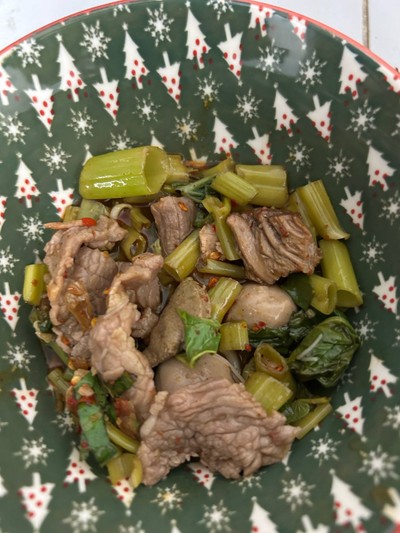 เกาเหลาเนื้อน้ำตก