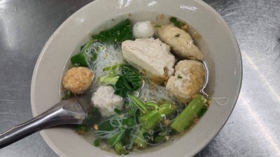 เมนูของร้าน ก๋วยเตี๋ยวแคะ สุชาดา(จู)วรจักร (คลองถม) คลองถม