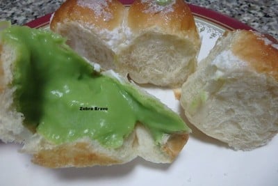 ขนมปังสังขยาใบเตย