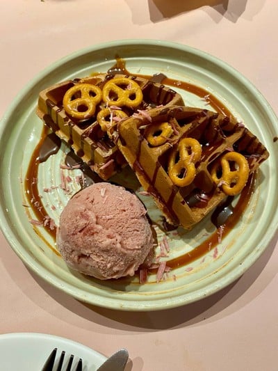 Waffle & Ice Cream