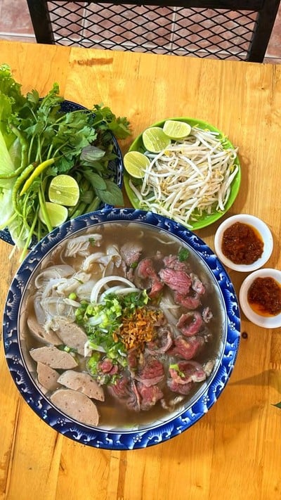 ข้าวเปียกเส้นเวียงจันทน์ ถนนวัฒนานุวงศ์ ข้าวเปียกเส้นเวียงจันทน์ ถนนวัฒนานุวงศ์