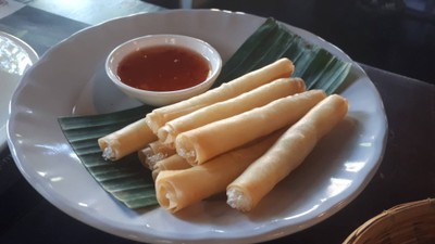 เส้นขนมจีนทอด