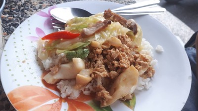 อาหาร หรือ เครื่องดื่ม