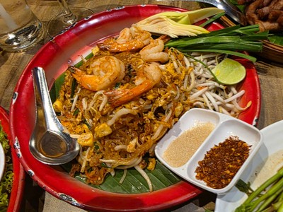 ผัดไทยกุ้งสด