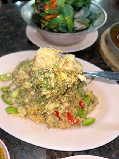 ผัดสามเหม็น