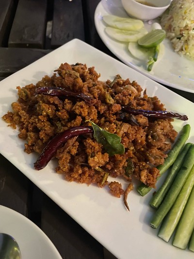 ลาบทอด ผักสด