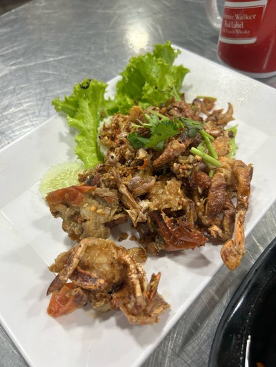 ปูนิ่มทอดกระเทียมพริกไทย