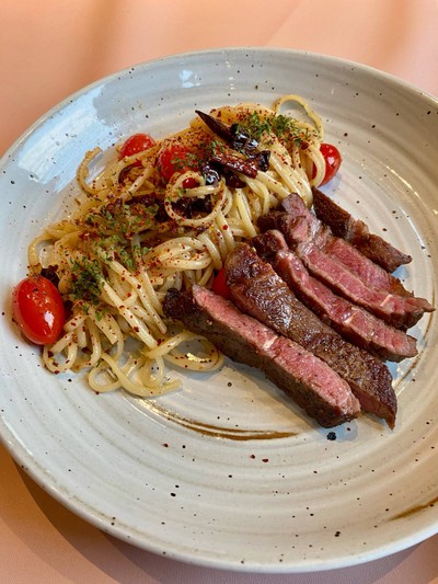 Pasta Aglio Olio - Beef