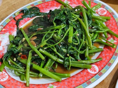 ผัดผักบุ้งไฟแดง