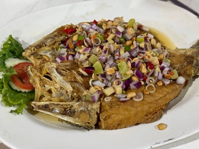 ปลากะพงสมุนไพร