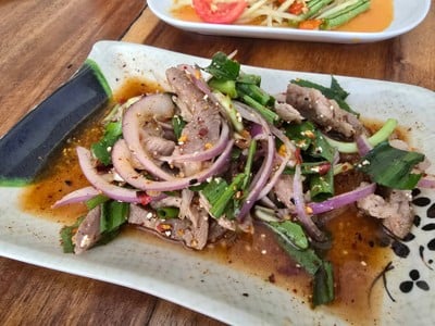 น้ำตกคอหมู