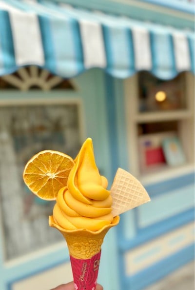 🍦Taiwan Irwin Mango Flavored Soft Serve. (Price 68 KHD.)