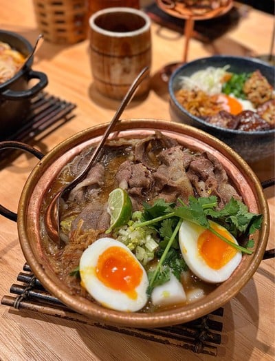 🍜 Lady 13 Lomotive Noodle. (Price 108 HKD.)