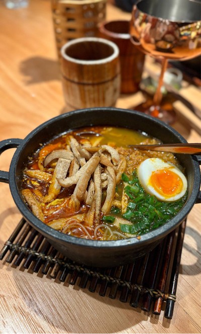 🍜 Mala Soya Chicken Noodle Soup. (Price 82 HKD.)