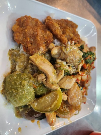 อาหาร หรือ เครื่องดื่ม