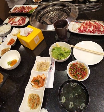 อาหาร หรือ เครื่องดื่ม