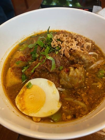 ก๋วยเตี๋ยวแกงเนื้อ