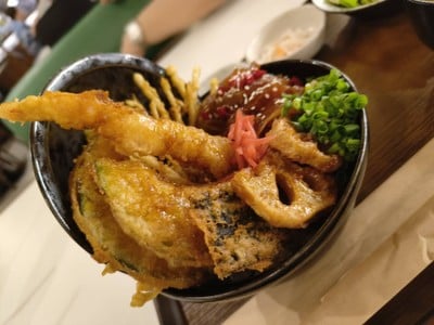 Spicy Sauce Marinated Salmon & Tempura Rice Bowl