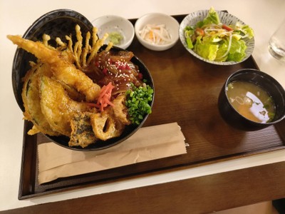 Spicy Sauce Marinated Salmon & Tempura Rice Bowl