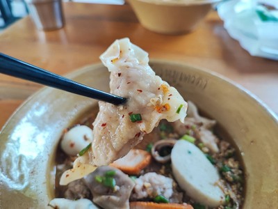 ก๊วยเตี๋ยวเกี๊ยวหมูต้มยำ