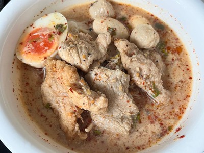 ก๋วยเตี๋ยวต้มยำน้ำเต้าหู้