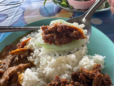 ผักสดๆและน้ำพริก