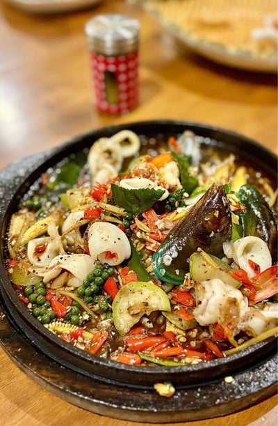 🥘 ทะเลขี้เมากระทะร้อน. (ราคา 180 บาท.)