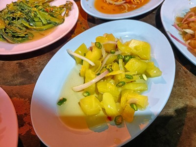 ยำผักกาดดอง