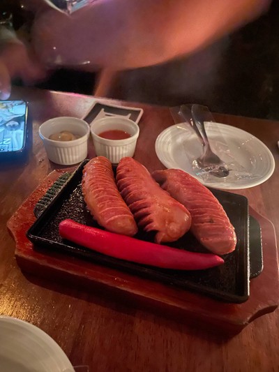 โฮมเมดไส้กรอกหมูพริกกระทะร้อน