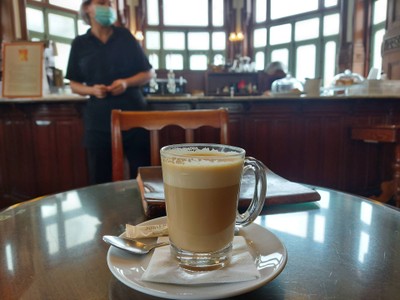 อาหาร หรือ เครื่องดื่ม