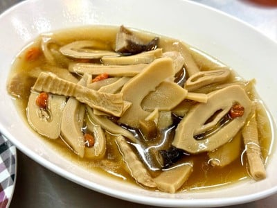 หน่อไม้จีนน้ำแดง