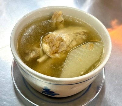 เป็ดตุ๋นฝักมะนาวดอง