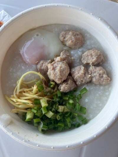 โจ๊กหมูใส่ไข่
