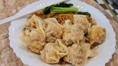 บะหมี่เกี๊ยวกุ้งแห้ง