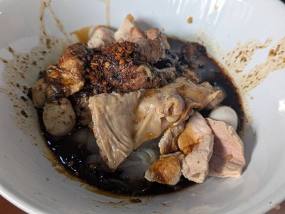 เส้นใหญ่แห้ง ทุกอย่าง