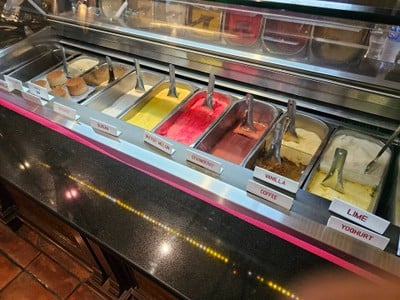 อาหาร หรือ เครื่องดื่ม