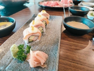 SALMON ROLL