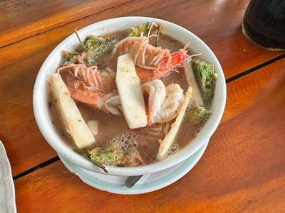 แกงส้มชะอมกุ้ง