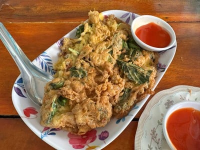 ไข่เจียวใบโหระพา