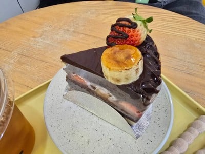 Chocolate strawberry banana cake