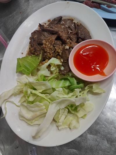 อาหาร หรือ เครื่องดื่ม