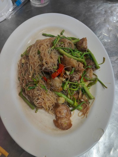 อาหาร หรือ เครื่องดื่ม