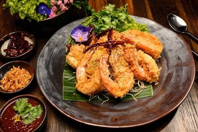 เมนูกุ้งทอดซอสมะขาม กุ้งสดๆจากทะเลทอดกรอบเสริฟพร้อมซอสมะขามหวานอมเปรี้ยว ทานคู่ก