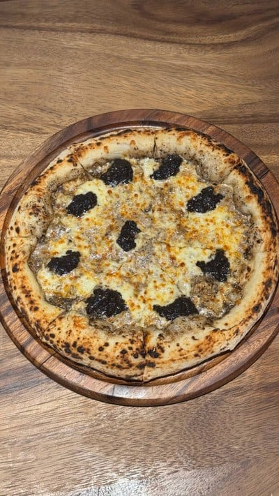 Truffle pizza