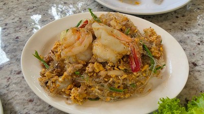 วุ้นเส้นผัดชะอมกุ้งสด