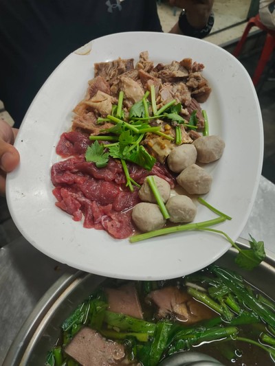 อาหาร หรือ เครื่องดื่ม