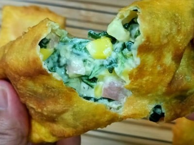 gorengansultan / ปอเปี๊ยะผักโขมเบคอนชีส / พัฟอินโดนีเซีย