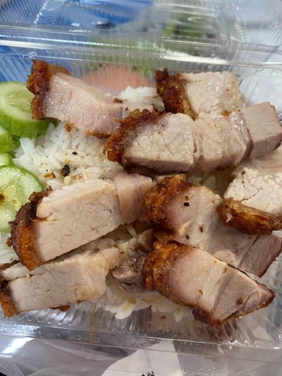 ข้าวหมูกรอบล้วน