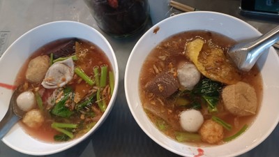 อาหาร หรือ เครื่องดื่ม